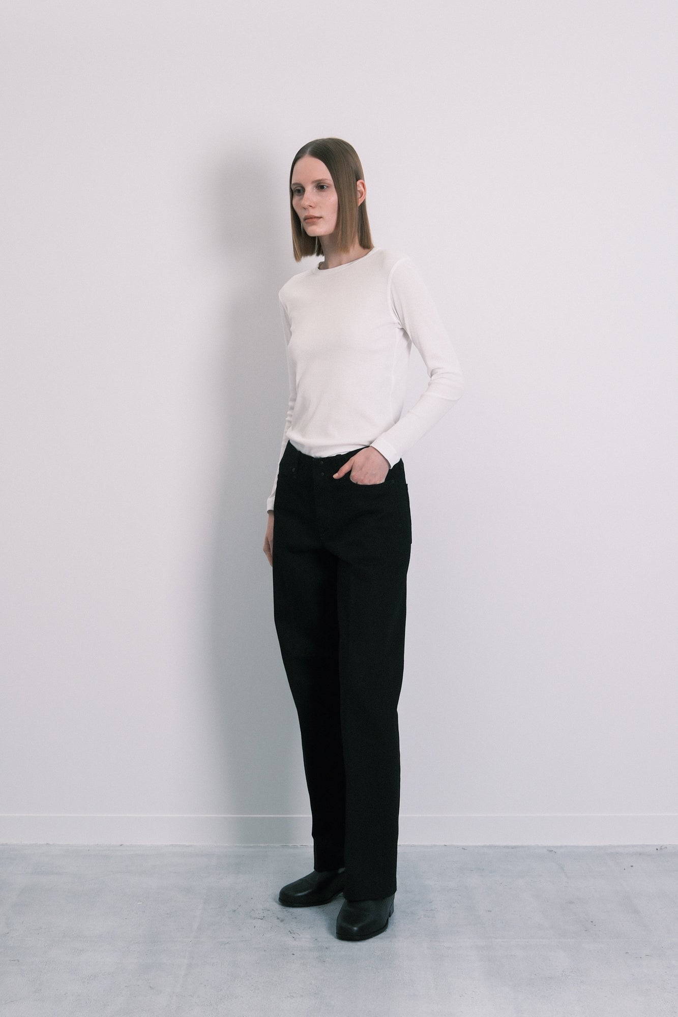 THE JEAN TROUSERS(LOW RISE) - BLACK BLACK