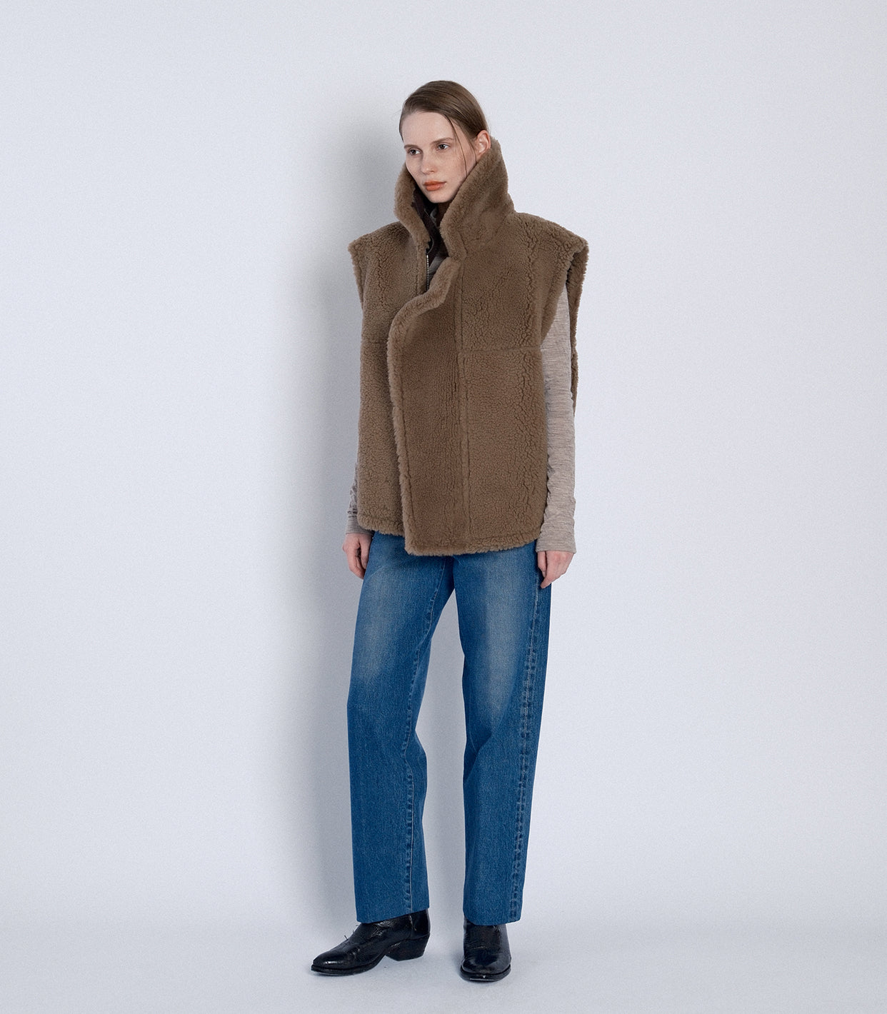 SHEARLING VEST - BROWN