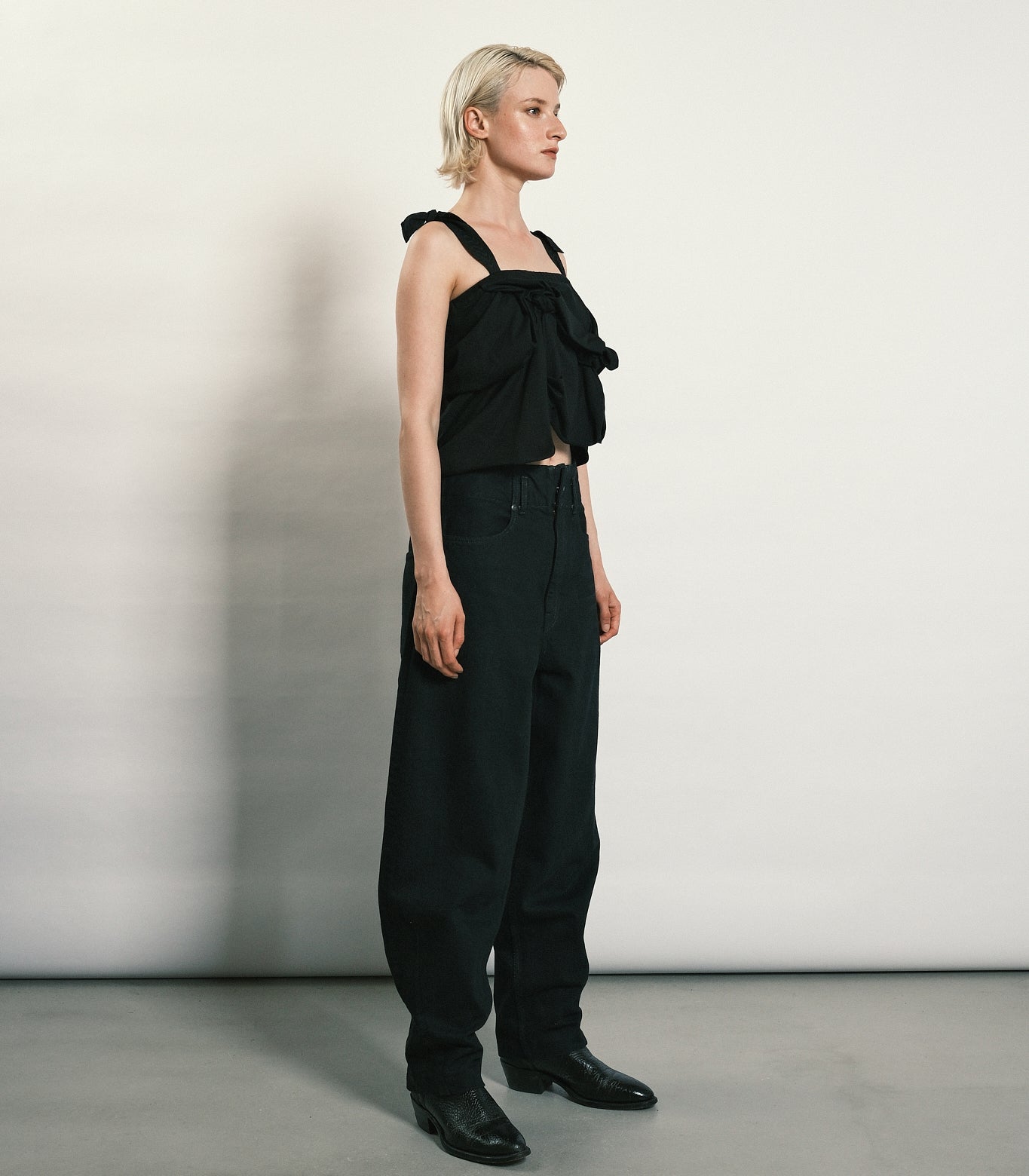 TAPERED JEAN TROUSERS - OVERDYE BLACK - TANAKA