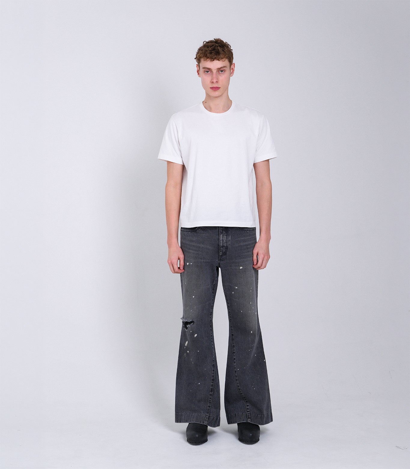 FLARE JEAN TROUSERS - DISTRESSED GRAY - TANAKA