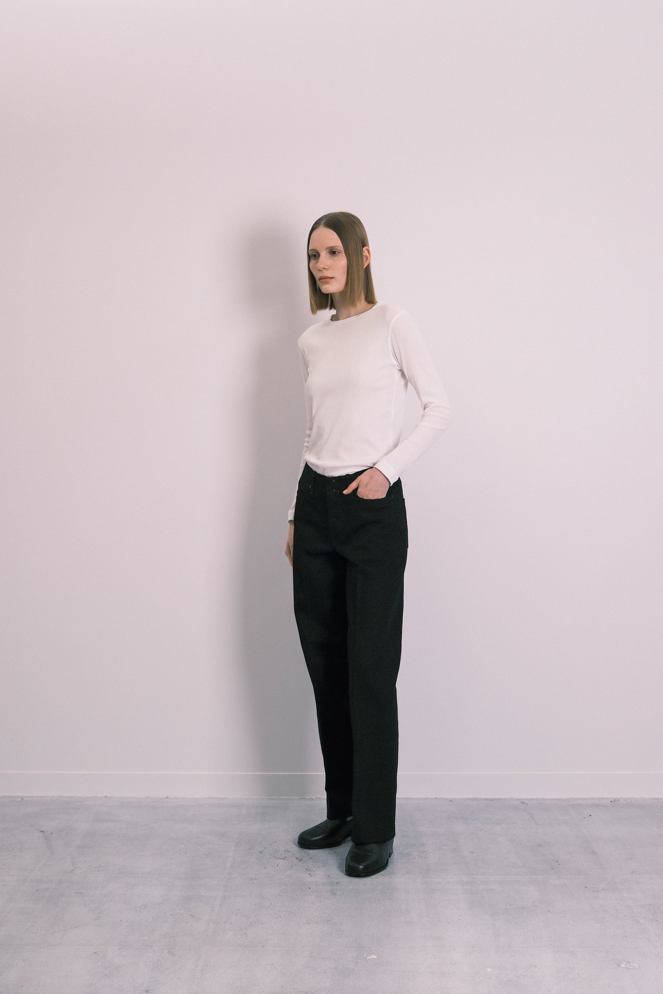 THE JEAN TROUSERS(LOW RISE) - BLACK BLACK