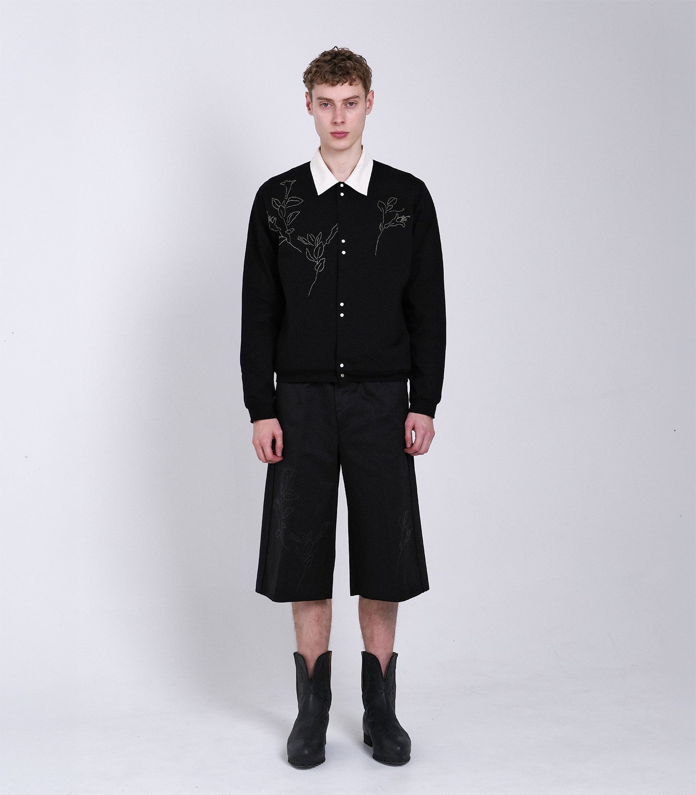 THE SHORTS - BLACK (EMBROIDERY) - TANAKA