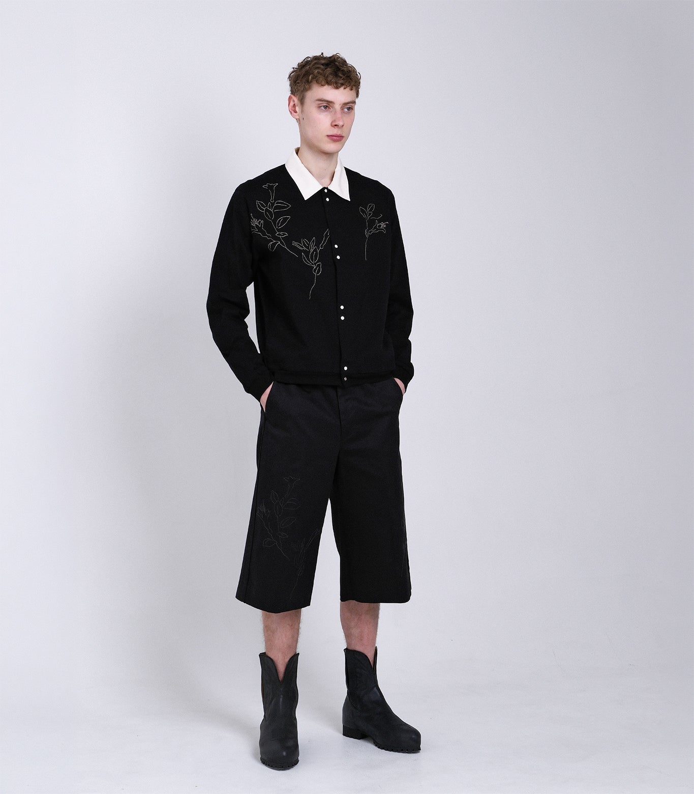 THE SHORTS - BLACK (EMBROIDERY) - TANAKA