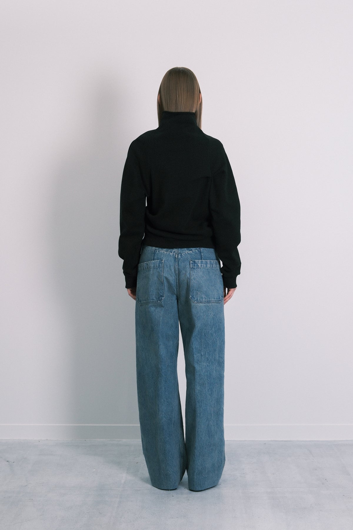 DRAPE SWEATSHIRT - BLACK