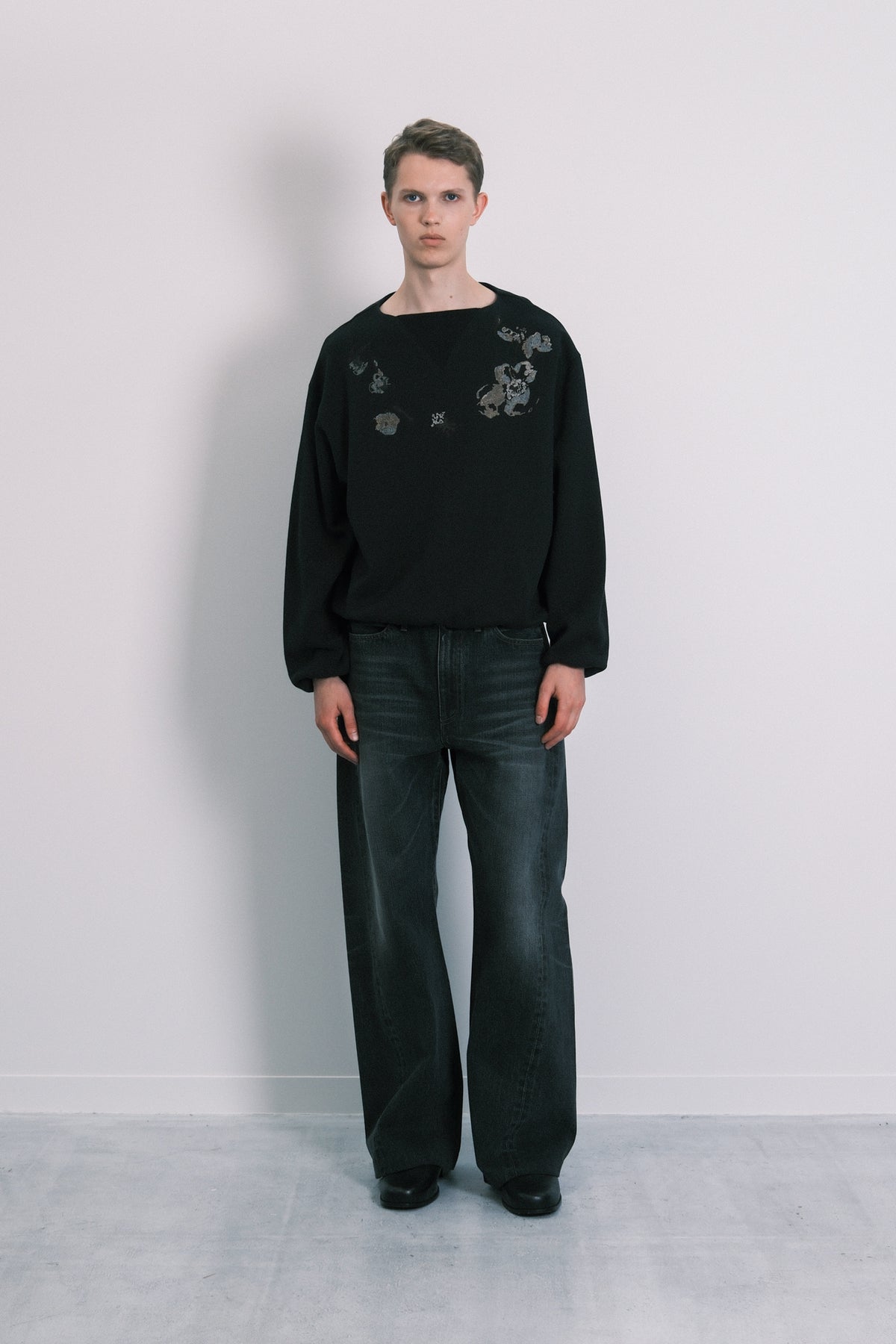 THE SWEATSHIRT - BLACK(FLOWER) - TANAKA