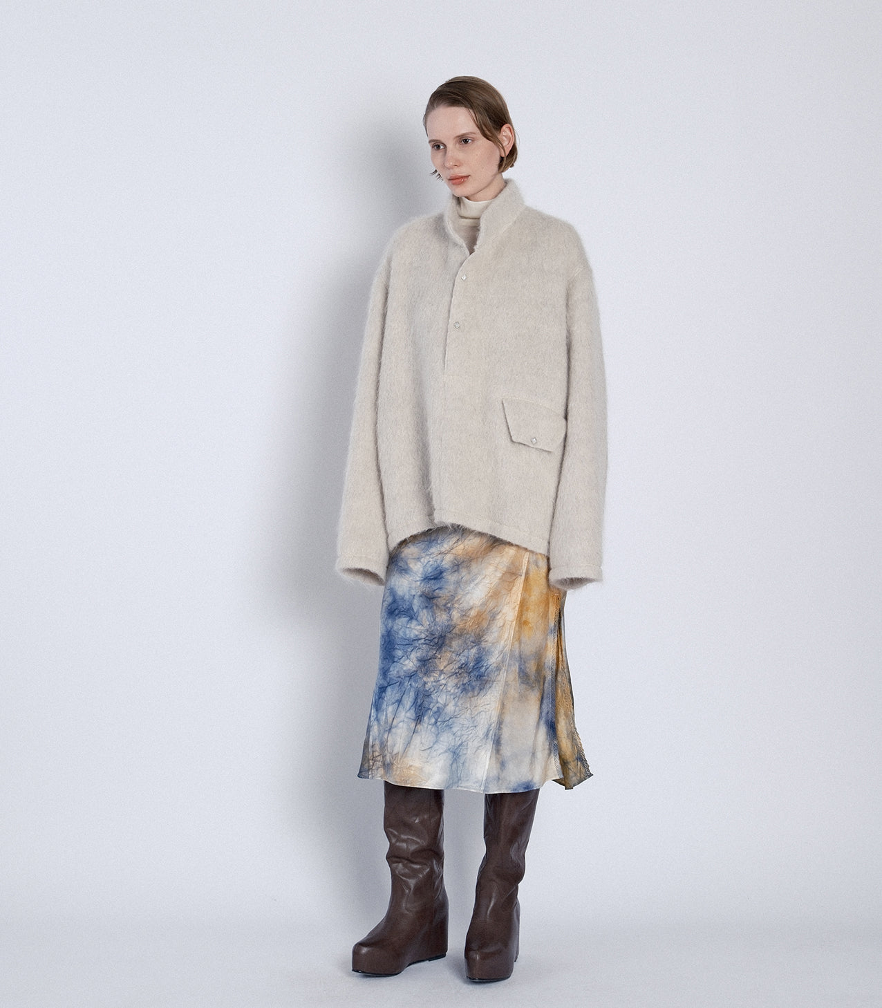 PULLOVER SHAGGY TOP - WHITE