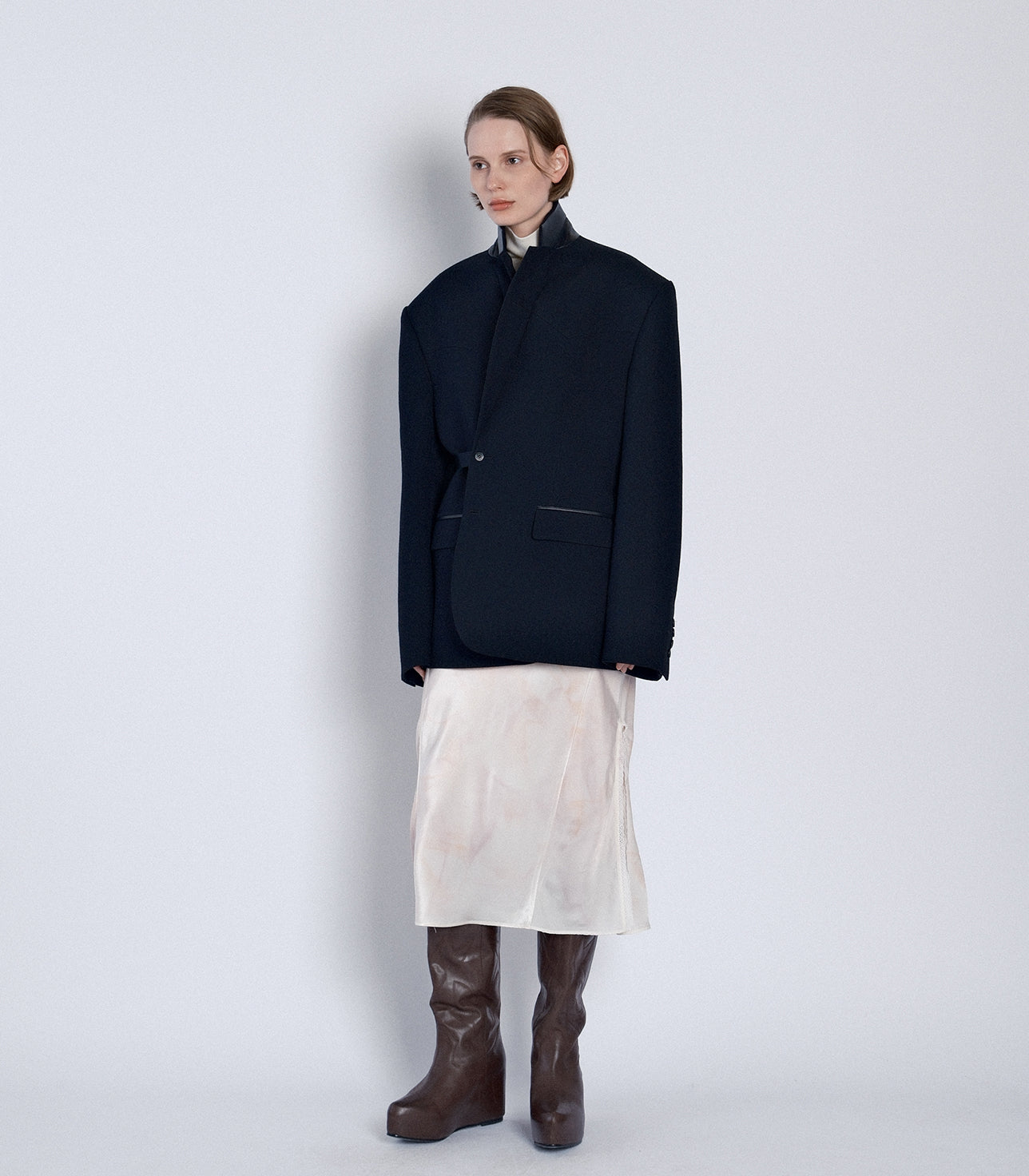 SCULPTURE JACKET -  BLACK